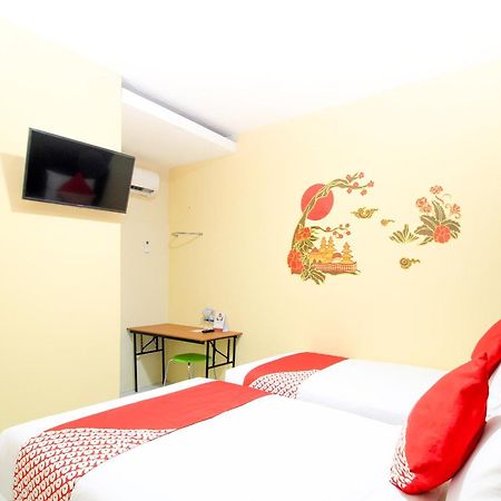 סוראבאיה Super Oyo Capital O 217 A1 Hotel מראה חיצוני תמונה
