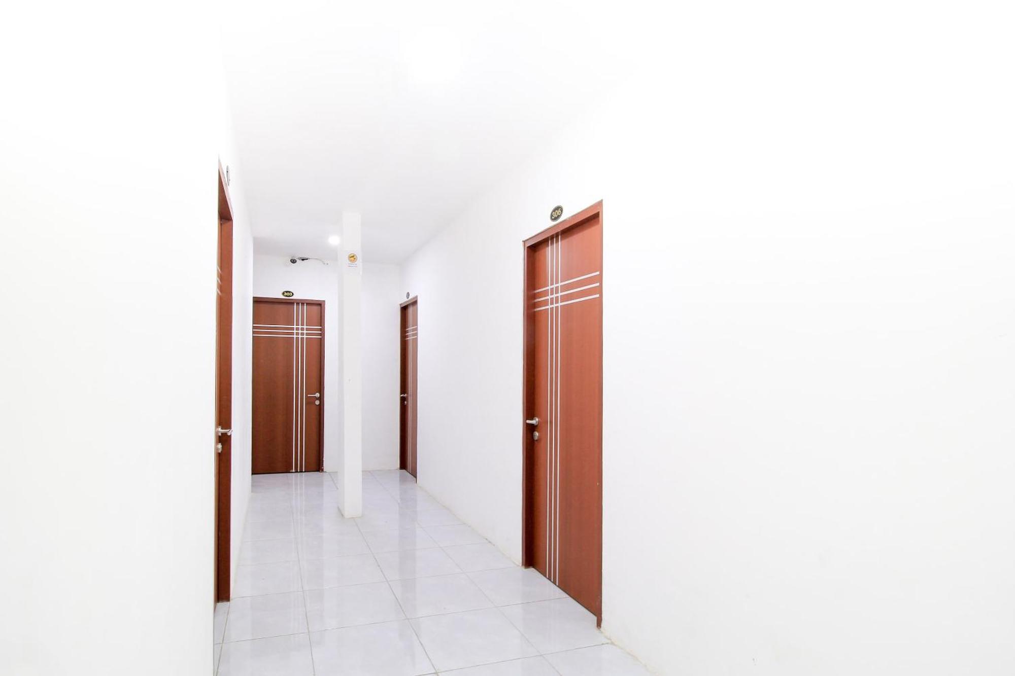 סוראבאיה Super Oyo Capital O 217 A1 Hotel מראה חיצוני תמונה