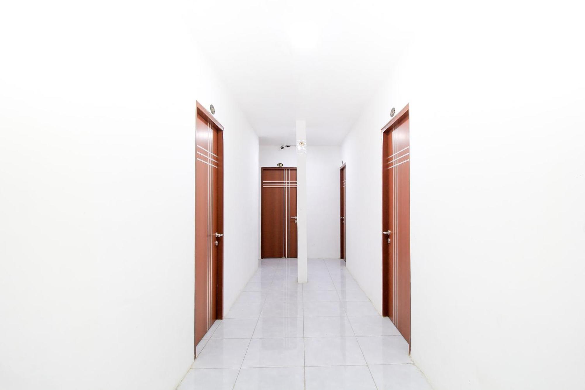 סוראבאיה Super Oyo Capital O 217 A1 Hotel מראה חיצוני תמונה
